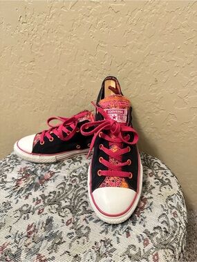 Converse All Star Multi Tongue
Pink/Black Junior Sneakers Size 6